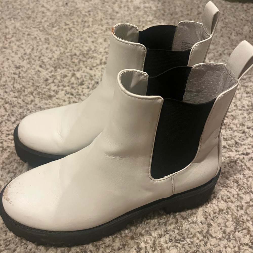 Women's White Chelsea Boots